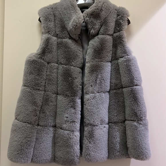 Euc Belle Fare Quilted Faux Fur Swing 